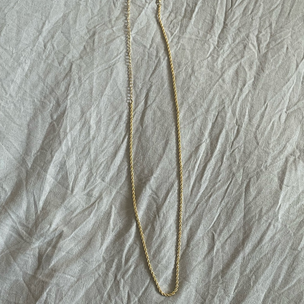 Dainty Gold colored rope necklace - Picture 2 of 4